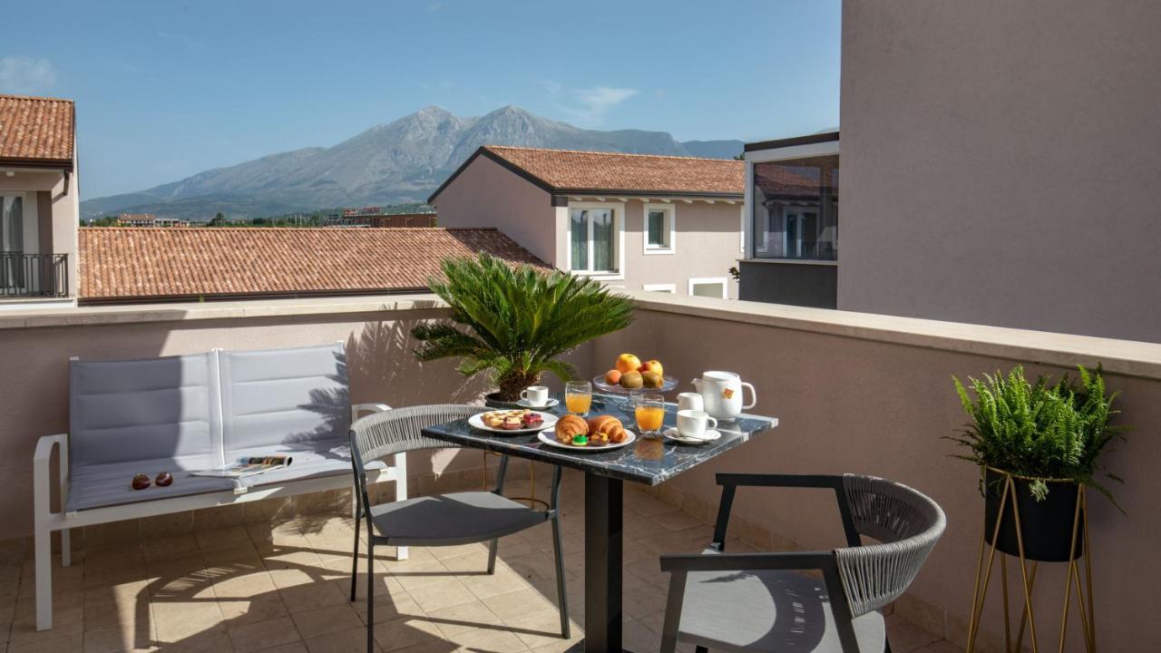 Hotel Della Piana Avezzano Esterno foto